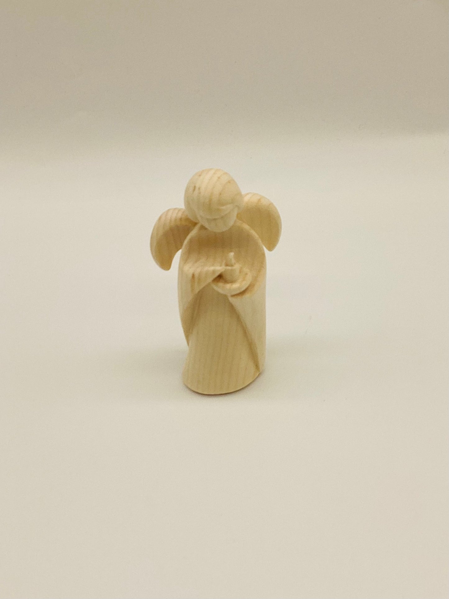 Zirbenengel mit Kerzenmotiv