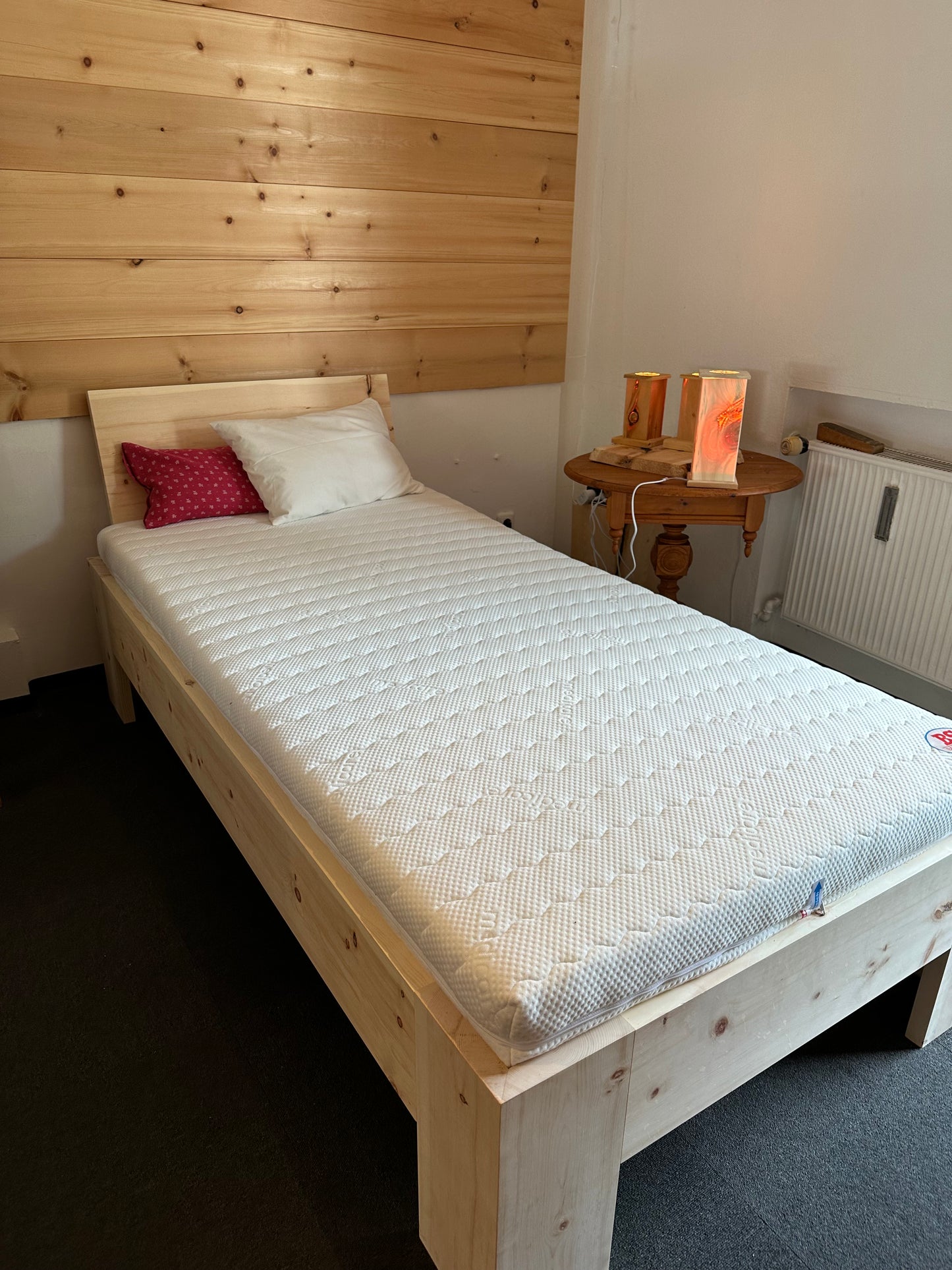 Swiss stone pine bed 200x100cm with air-dried Tyrolean stone pine wood