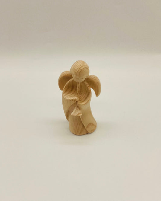 Zirbenengel mit Trompete