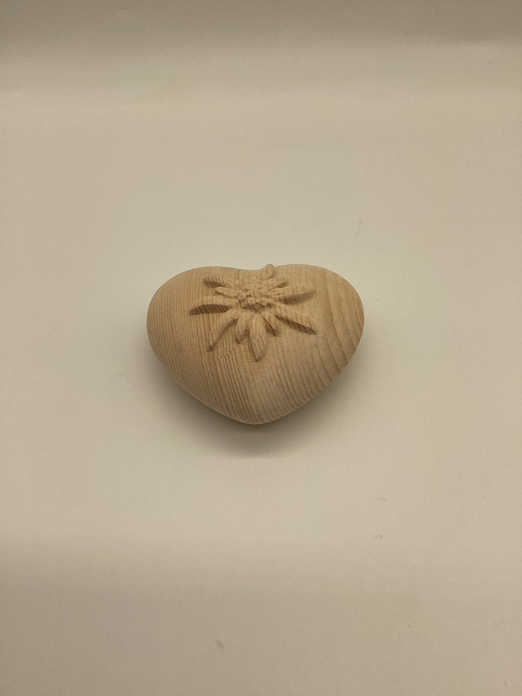 Zirbenherz mit 3D-Edelweiß