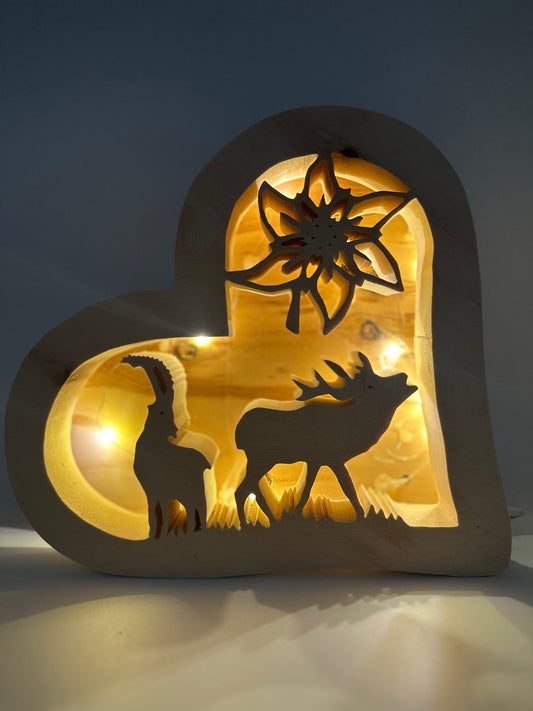 Zirbenherz Lampe mit Steinbock, Hirsch und Edelweiß aus Tiroler Zirbenholz 30cm hoch