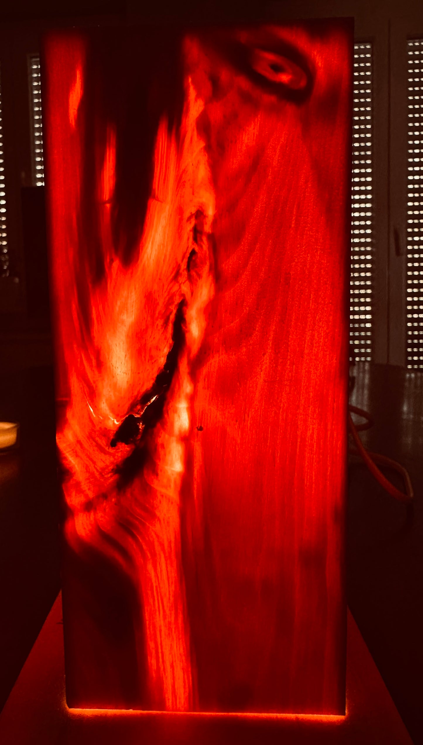 Zirbenlampe: Natürliches Leuchtholz mit Schalter und Stecker Model #01/2026